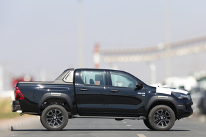 TOUT NEUF - TOYOTA HILUX (ADVENTURE) (299 ch) TRANSMISSION AUTOMATIQUE - Product Image 2