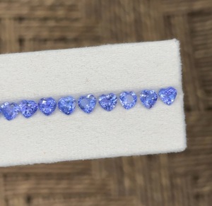 Tanzanite naturelle taille cœur 6x5,5 mm, 10,92 carats, cœurs calibrés - Product Image 5