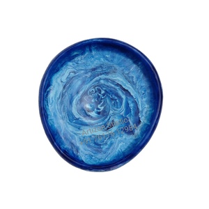 จานเสิร์ฟเรซิ่นลายวนน้ำสีฟ้า ดีไซน์ทันสมัย หรูหรา ผลิตด้วยมือ ทนทาน รูปทรงไม่สมมาตร สำหรับใช้ในบ้าน โรงแรม งานเลี้ยง - Product Image 1