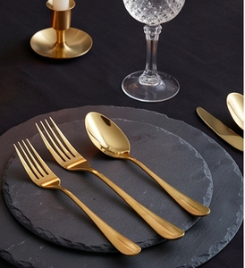 Juego de cubiertos de acero inoxidable dorado simple con diseño de mango elegante, perfecto para decoraciones de mesa modernas y uso diario. - Product Image 3