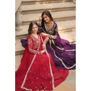 Robe de soirée brodée de paillettes - Multi-broderie - Élégante - Robe multi-travaux pour les occasions spéciales - Product Image 5