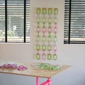 Cadenas de resina mate multicolor, eslabones gruesos de acrílico, piezas de cadena cubana para decoración de pared. - Product Image 1