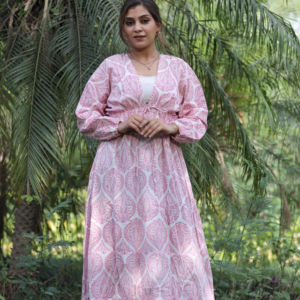 Robe courte imprimée à la main indienne pour femmes Robe d'été décontractée en coton Robe longue courte de style boho Tissu naturel à la taille - Product Image 3