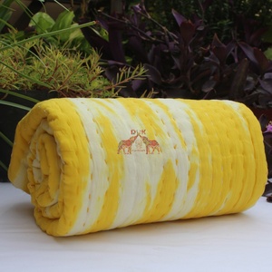 Hecha a mano tradicional amarillo Shibori Kantha edredón Natural teñido a mano 3 capas de algodón manta de bebé - Product Image 4
