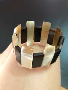 Bracelet manchette vintage en corne MN EXPORTS, style chrétien moderne, du Uttar Pradesh, bracelet tendance pour femme - Product Image 4
