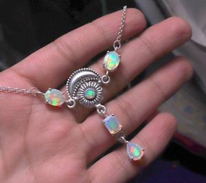 Collier en argent sterling avec opale de feu éthiopienne, bijou statement fait main, pendentif en pierre précieuse naturelle pour femme - Product Image 3