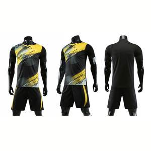 Maillots et shorts de football personnalisés pour adultes et garçons, prêts pour la sublimation, 100 % polyester, séchage rapide, uniformes de football avec couleurs personnalisées - Product Image 4