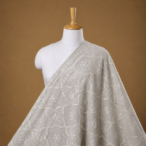 Tissu de sari en organza gris brodé avec détails en sequins pour femmes, vêtements de créateur pour fêtes, vêtements de mariée - Product Image 5
