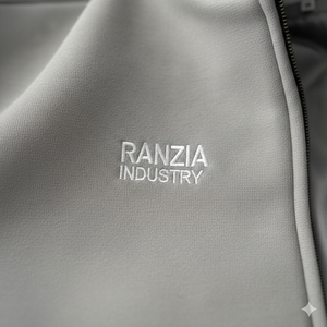 Conjunto de Sudadera con Capucha y Pantalones Deportivos con Pedrería, Ecológico, Tallas Grandes, Personalizado, de la Marca Ranzia Industry, Fabricante Mayorista de Ropa Urbana - Product Image 4