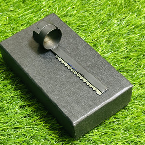 Custom Made Barber Finger Thinning Black Single <b>Edge</b> Blade Razor <b>Tool</b> Crafted from Premium Stainless Steel Lightweight - Product Image 1