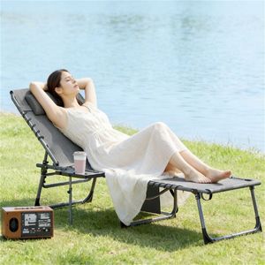 Chaise longue pliante grise pour bronzer en plein air et utilisation en cour - Product Image 1