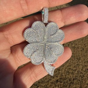 Pendentif Fleur en Argent Sterling 925 avec Diamant Moissanite, Bijou Hip Hop Luxe Bling Bling pour Hommes et Femmes, Idéal comme Cadeau - Product Image 1