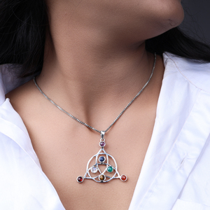 Collier Pendentif Nœud Celtique en Argent Sterling 925 avec Pierres Chakra, Bijou Multicolore Fait Main en Pierres Précieuses, Bijoux Fins Grillz Unisexe - Product Image 3