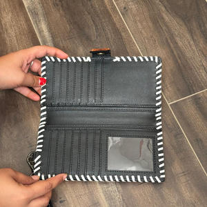 Nouvelle grande capacité 2025 main usiné en cuir pochette sac à main en cuir véritable portefeuille porte-carte organisateur avec bracelet pour femmes - Product Image 6