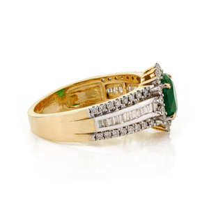 Anillo de Boda de Oro Amarillo K14 con Esmeralda y Diamante de Corte Redondo de 8 mm, Joyería de Alta Calidad con Piedras Preciosas - Product Image 5