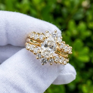 Anillo de Compromiso de Diamante Cultivado en Laboratorio con Corte Ovalado para Mujer, Chapado en Oro Amarillo, Diseño de Halo Oculto con Pavé, Certificado IGI, Clásico - Product Image 3