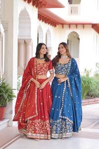 Lehenga spécial mariage en soie Vichitra brodée avec des perles et des fils, avec un chemisier cousu - Product Image 2