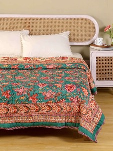 Edredón Bohemio Reversible con Diseño Floral Estampado en Verde Azulado y Crema, Ropa de Cama de Algodón para Uso en Todas las Estaciones - Product Image 3