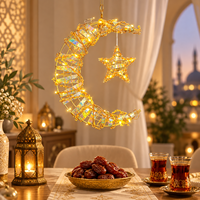 Décoration murale en forme de petite lune lumineuse à piles avec cadre en fil doré et ruban irisé, durable et réutilisable pour le Ramadan