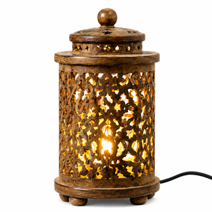 Lanterne à bougie traditionnelle en bois, conçue pour la décoration festive de la maison, offrant un caractère artisanal et une éclairage chaleureux. - Product Image 5