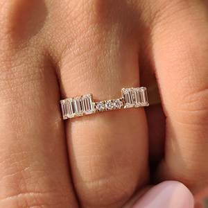 Bague ouverte en moissanite taille émeraude pour femme - Product Image 6
