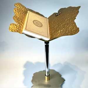 Rehal en bois traditionnel pliable avec motifs floraux géométriques sculptés, support durable fait main pour textes religieux - Product Image 5