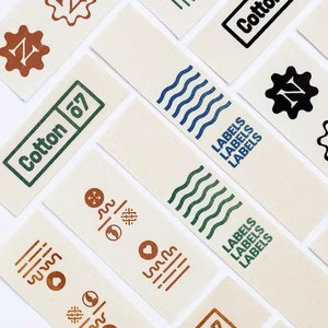 Etiqueta con Logotipo 3D de Alta Densidad, Impresa Personalizada, Ecológica, Termoadhesiva, de Goma, Satén, para Prendas, Calzado y Bolsos - Product Image 4
