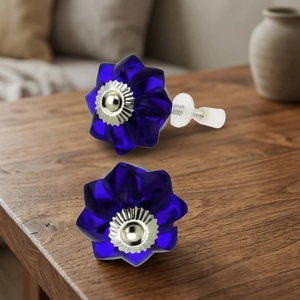 Poignées de tiroir modernes en cristal bleu, design floral, écologiques, installation facile pour commodes, armoires, entrepôts, hôtels, gymnases - Product Image 3
