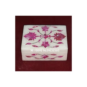 Boîte à bijoux en marbre blanc avec incrustation de nacre, motif floral, forme rectangulaire, utilisée pour l'emballage et la remise en cadeau de bijoux - Product Image 1