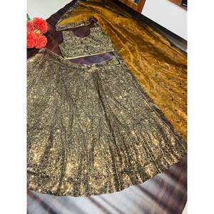 Hermosos vestidos de noche Lehenga Choli con elegante secuencia de trabajo para fiestas - Product Image 4