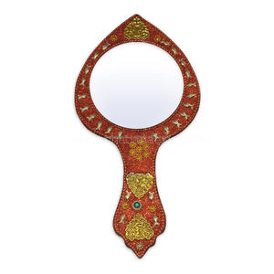 Miroir à main vintage indien en laque scintillante avec embellissement de perles décoratives, miroir cosmétique portable de style antique pour cadeau - Product Image 3