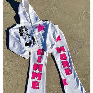 Ensemble de survêtement Y2K Premium pour femme 2026 – Hoodie court zippé et pantalon de jogging imprimé étoiles blanc et rose fluo – Tenue streetwear HD - Product Image 1