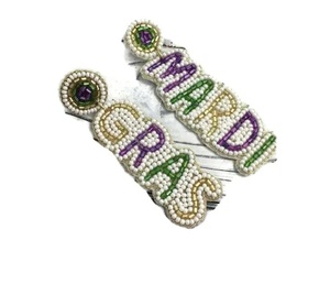 Boucles d'oreilles tendance Mardi Gras avec lettres perlées, blanc, violet, vert, pour soirée, avec strass en cristal, plaqué argent - Product Image 1
