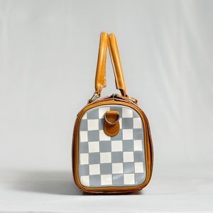 Nuevo Conjunto de Bolsos de Hombro y Bandolera de Cuero Genuino con Diseño Floral a Cuadros y Corazón, Estilo Artesanal, Ideal para Fin de Semana - Product Image 3