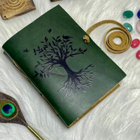 Carnet en cuir vert Arbre de Vie fait main, Grimoire vintage avec fermeture à sangle, Édition Nouvel An Rajasthan, Papier à bords festonnés 7x5 pouces