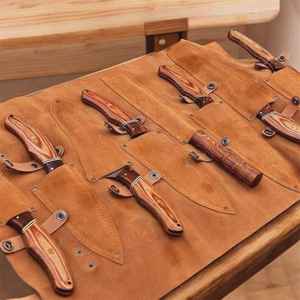 Juego de Cuchillos de Cocina de Acero de Damasco Hechos a Mano de Primera Calidad, 5 Piezas, con Mango de Madera y Funda de Cuero - Product Image 4