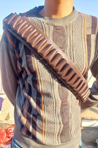 Cinturón de Cartuchos de Cuero Hecho a Mano con Sistema MOLLE para Cazadores |   Cinturón de Caza Marrón Personalizado con 8 Características de Seguridad - Product Image 4