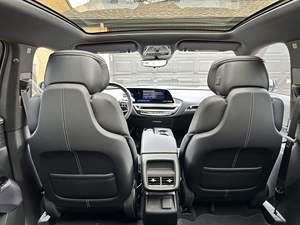 ข้อเสนอสุดคุ้ม รถยนต์ไฟฟ้า Lyriq RWD EV Crossover 340 แรงม้า แบตเตอรี่ 102 กิโลวัตต์ชั่วโมง พร้อมส่งมอบ - Product Image 2