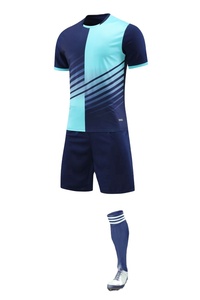 Conjuntos de camisetas y pantalones cortos de fútbol con estampado de transferencia térmica OEM, uniformes de fútbol personalizables, nombres/números de equipos, 100% poliéster - Product Image 4