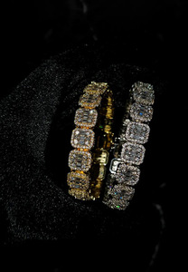 18K Gold With Moissanite Round & Baguette Diamond Studded Party Wear Bracelet For <b>Men</b> - Product Image 2