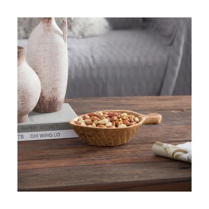 Bol de service en bois fait main avec poignée, design minimaliste sculpté, pour servir les aliments, bois brut, artisanat, décoration intérieure - Product Image 2