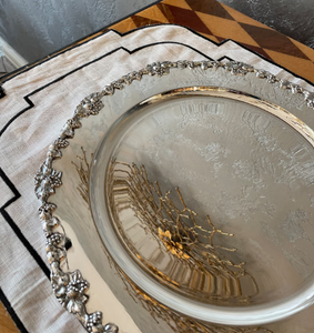 Assiette de service élégante en métal argenté pour la décoration de table, plateau de service haut de gamme pour mariages et événements, vaisselle - Product Image 4