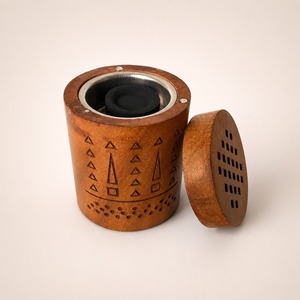 Brûleur d'encens Bakhoor artisanal naturel, boîte décorative carrée en bois sculpté avec motif palmier, thème religieux, pour la maison - Product Image 6
