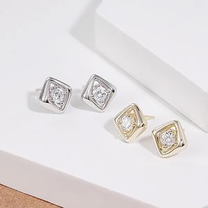 Pendientes de Perlas Geométricas de Oro Sólido de 14K con Diamante Cultivado en Laboratorio de 0.35ct, Certificado IGI, Modernos y Minimalistas para Mujer, para Bodas y Fiestas - Product Image 1