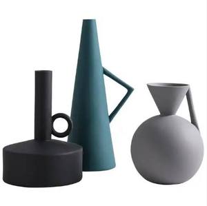 Vase à fleurs en métal moderne fait à la main, respectueux de l'environnement, centre de table décoratif, décoration de la maison - Product Image 3