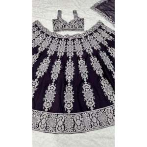 Vêtements de soirée Lehenga Choli pour femmes avec fil et ensemble de travail séquentiel - Product Image 1