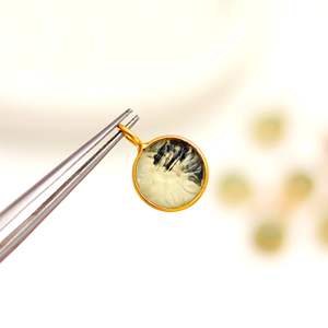 Pendentif fleur en préhnite naturelle, pierre précieuse sculptée à la main, charme en argent sterling 925, pendentif en pierre de préhnite pour bijoux, 11 mm - Product Image 6