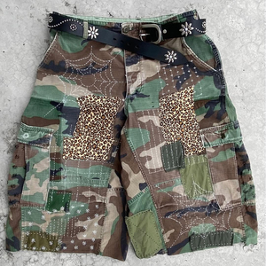 <b>Men's</b> Camouflage Patchwork Bermuda <b>Shorts</b> With Leopard <b>Patches</b> And Applique Design Casual Style Mid Waist Canvas Material - Product Image 1