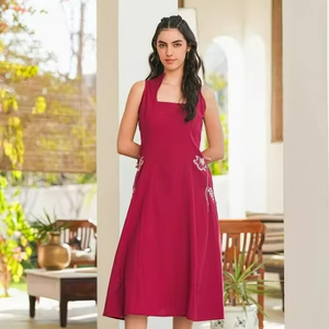 Vestido de Algodón Elástico Tejido hasta la Rodilla en Rojo Cereza para Mujer, Corte Regular, Formal, Ecológico, Moda 2026 - Product Image 2