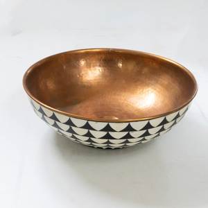 Lavabo de Cobre con Acabado Antiguo y Diseño Rústico para Decoración de Baños Vintage e Interiores Elegantes - Product Image 3